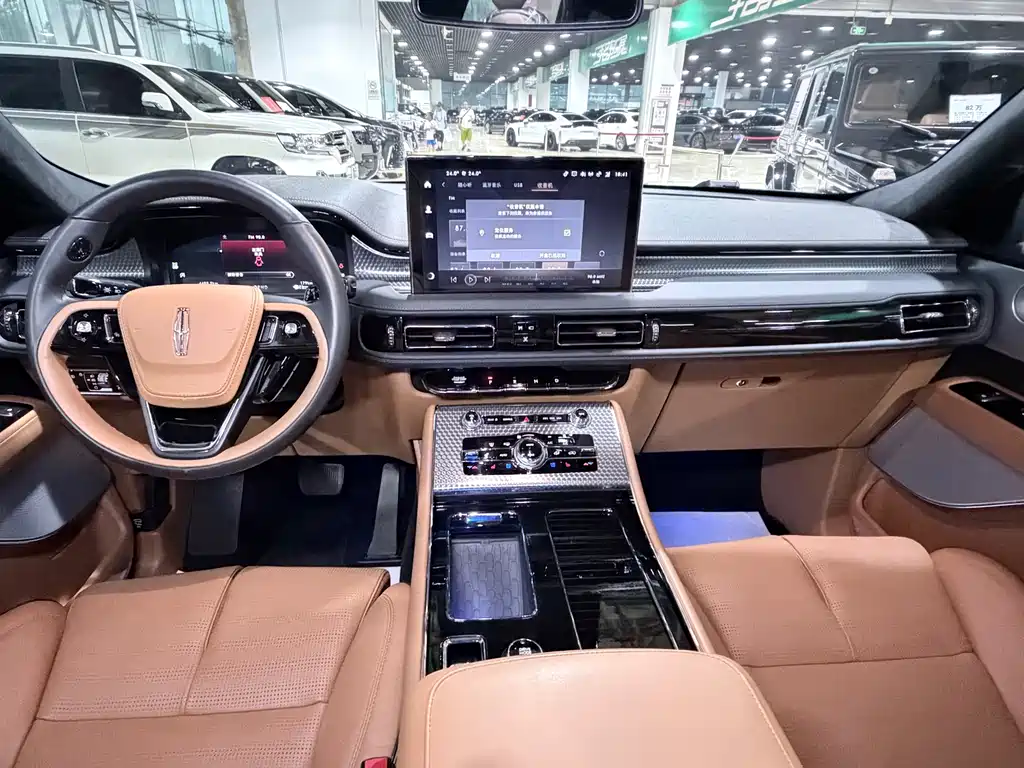 Lincoln Aviator 2023 — фото 14