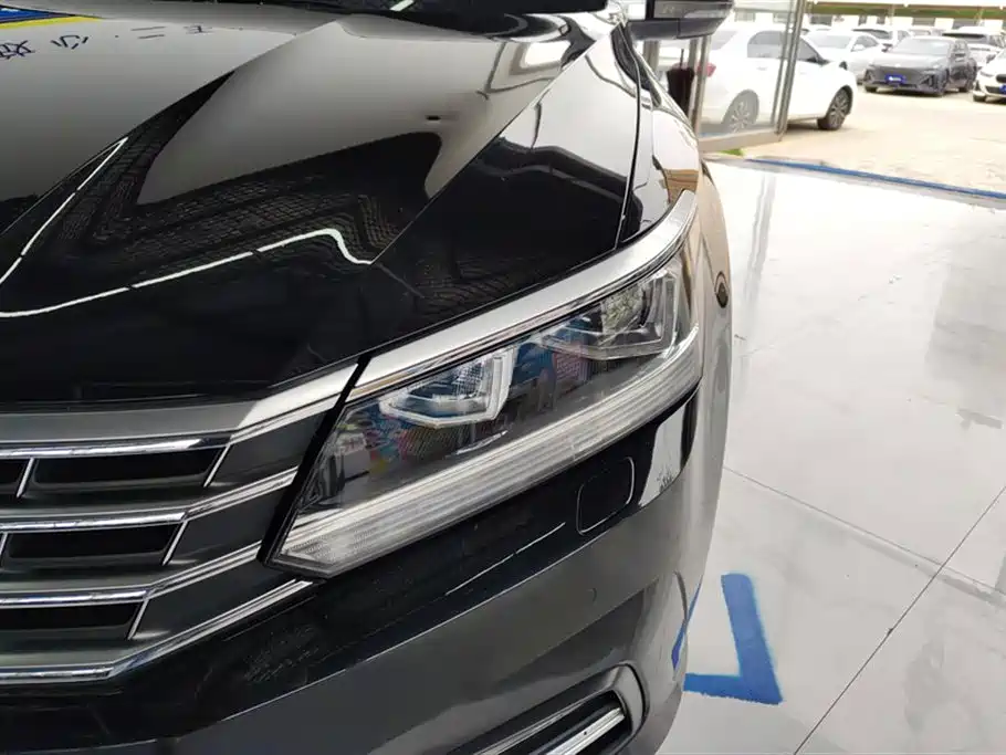 Volkswagen Passat 2017 — фото 5