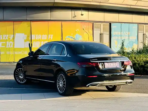 Mercedes-Benz E-Class 2022