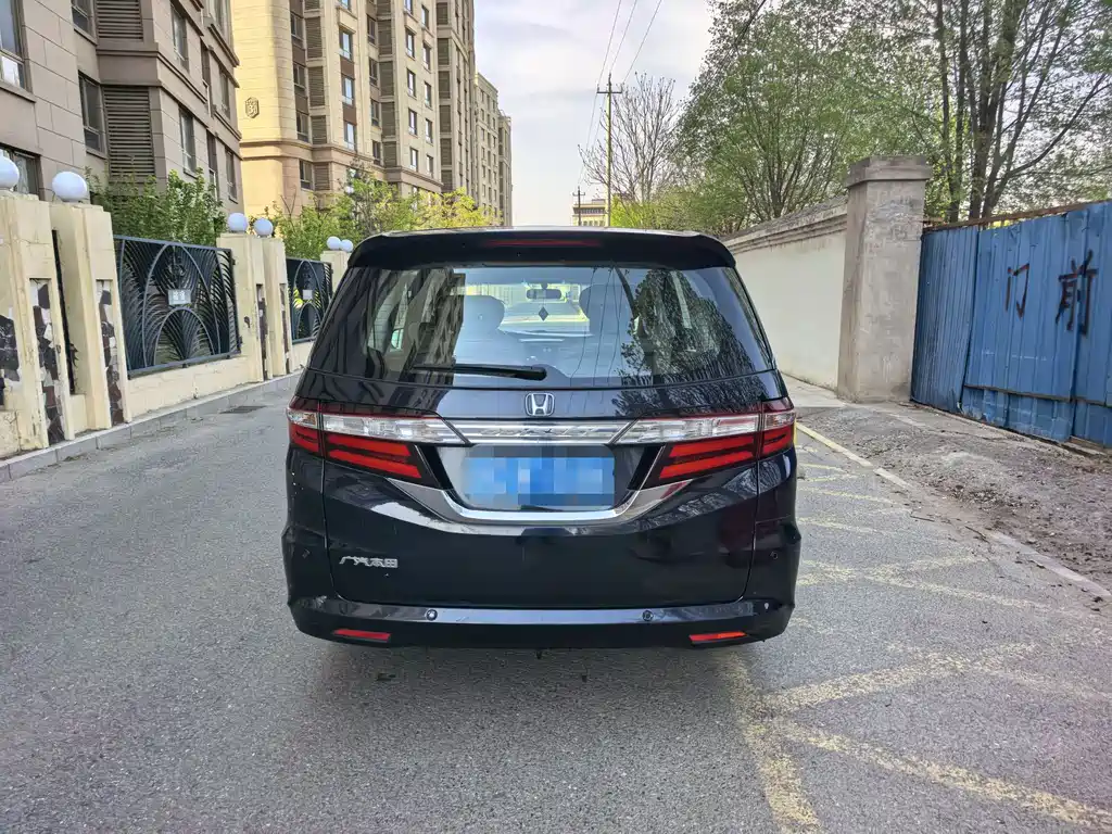 Honda Odyssey 2017 — фото 8
