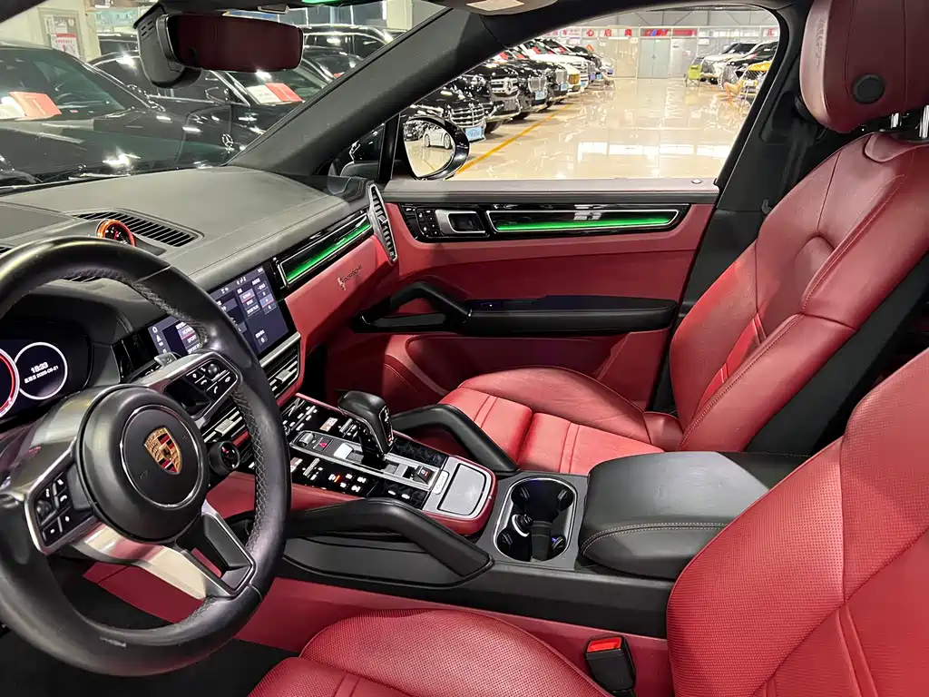 Porsche Cayenne 2020 — фото 16