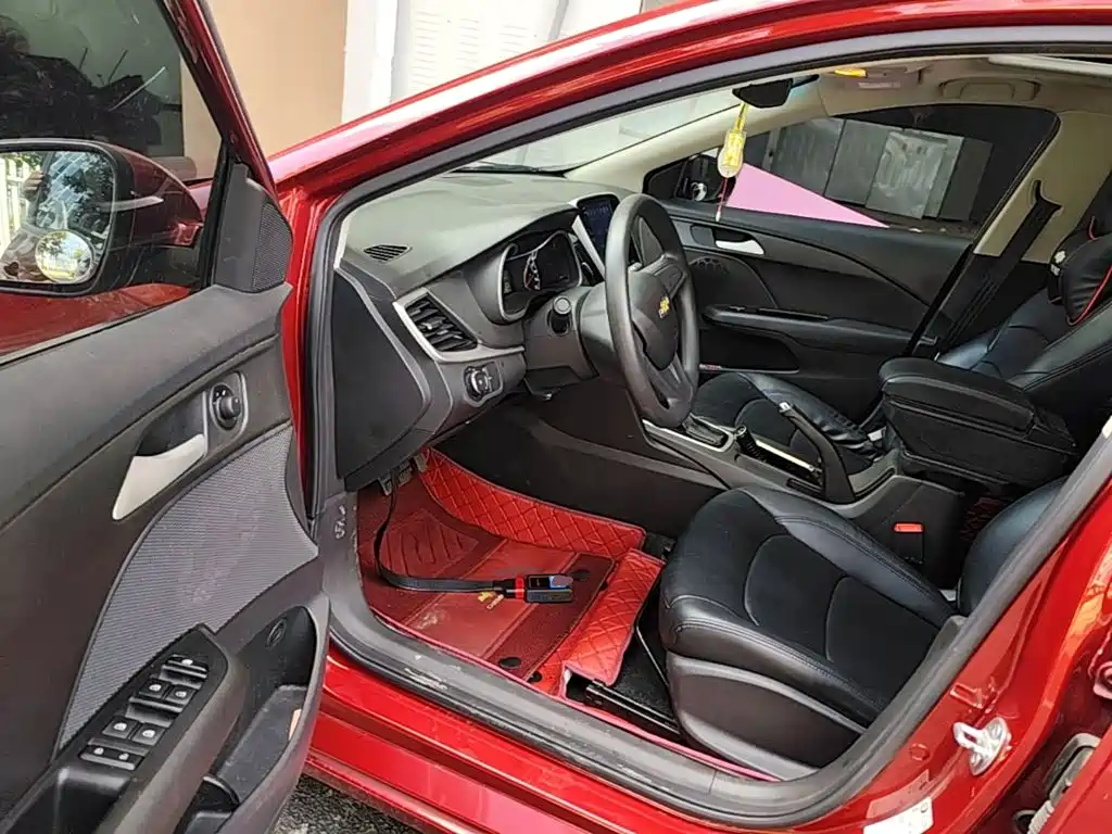 Chevrolet Cavalier 2018 — фото 16