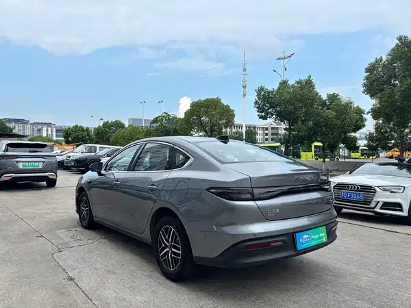 BYD Seal 05 DM-i 2025