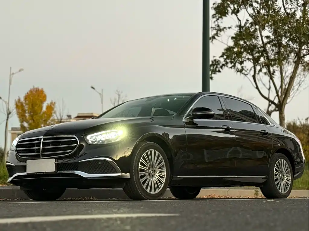Mercedes-Benz E-Class 2023 — фото 1