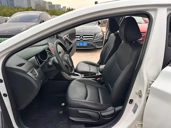 Hyundai Elantra Langdong 2016
