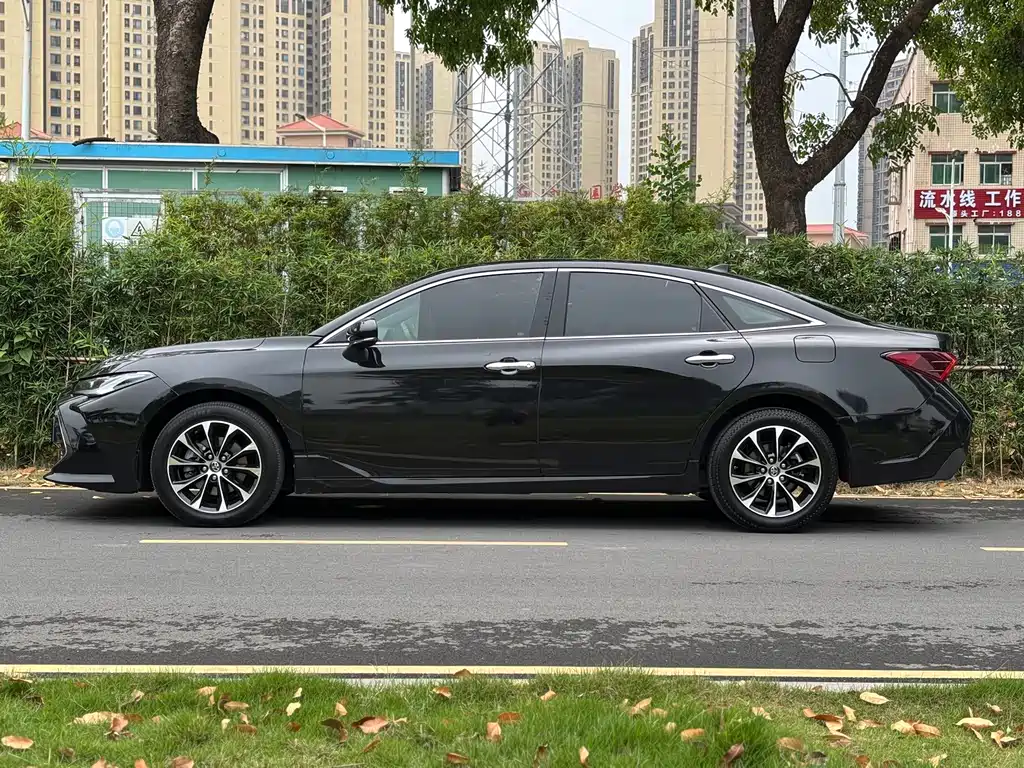 Toyota Avalon 2023 — фото 17