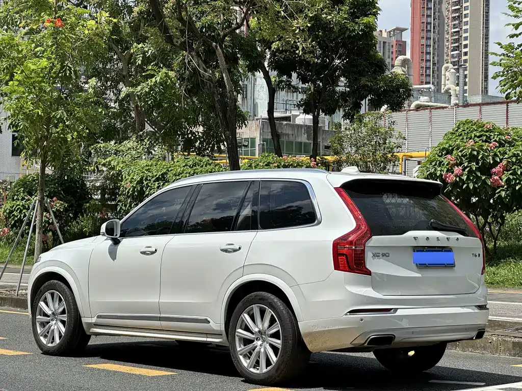 Volvo XC90 2019 — фото 9