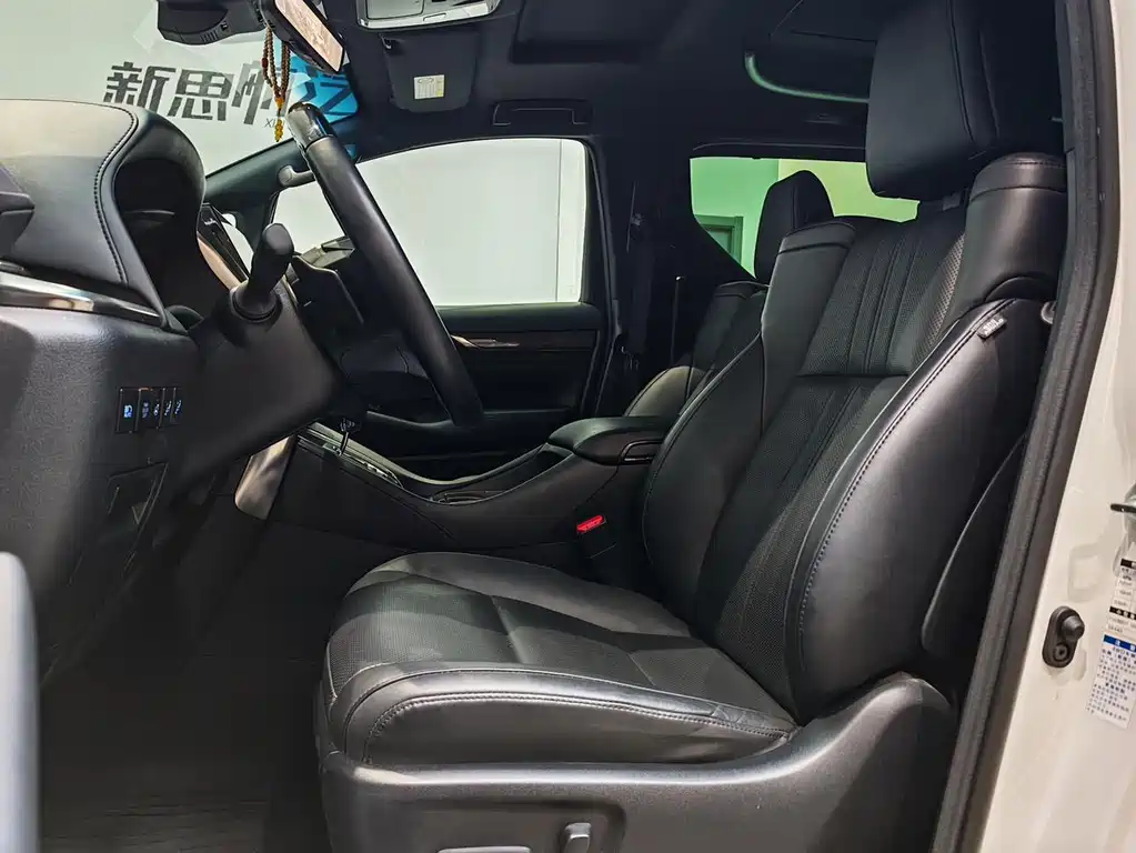 Toyota Vellfire 2022 — фото 9