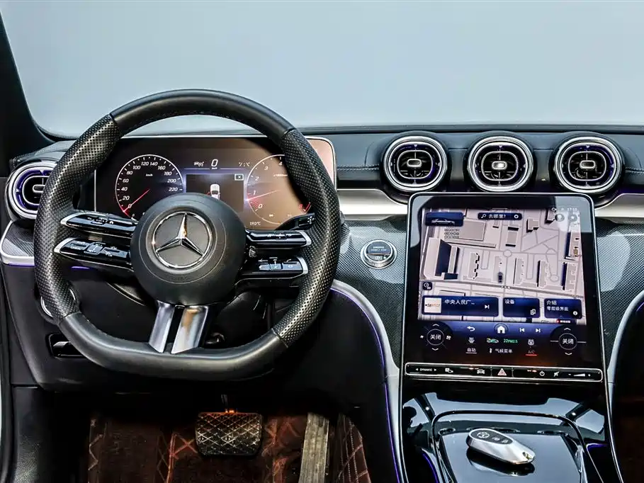 Mercedes-Benz C-Class 2024 — фото 5