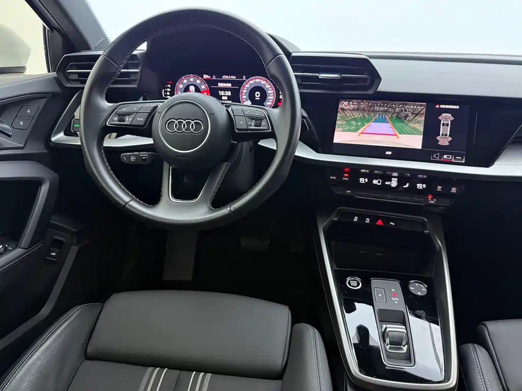 Audi A3 2023 — фото 13