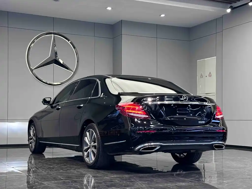 Mercedes-Benz E-Class 2019 — фото 9