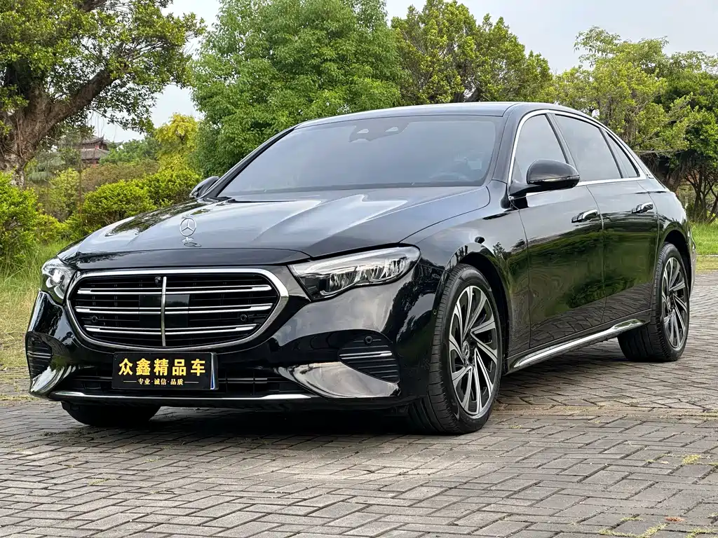 Mercedes-Benz E-Class 2025 — фото 1