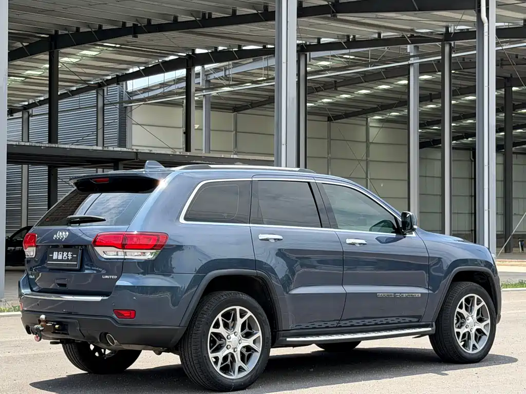 Jeep Grand Cherokee 2022 — фото 12