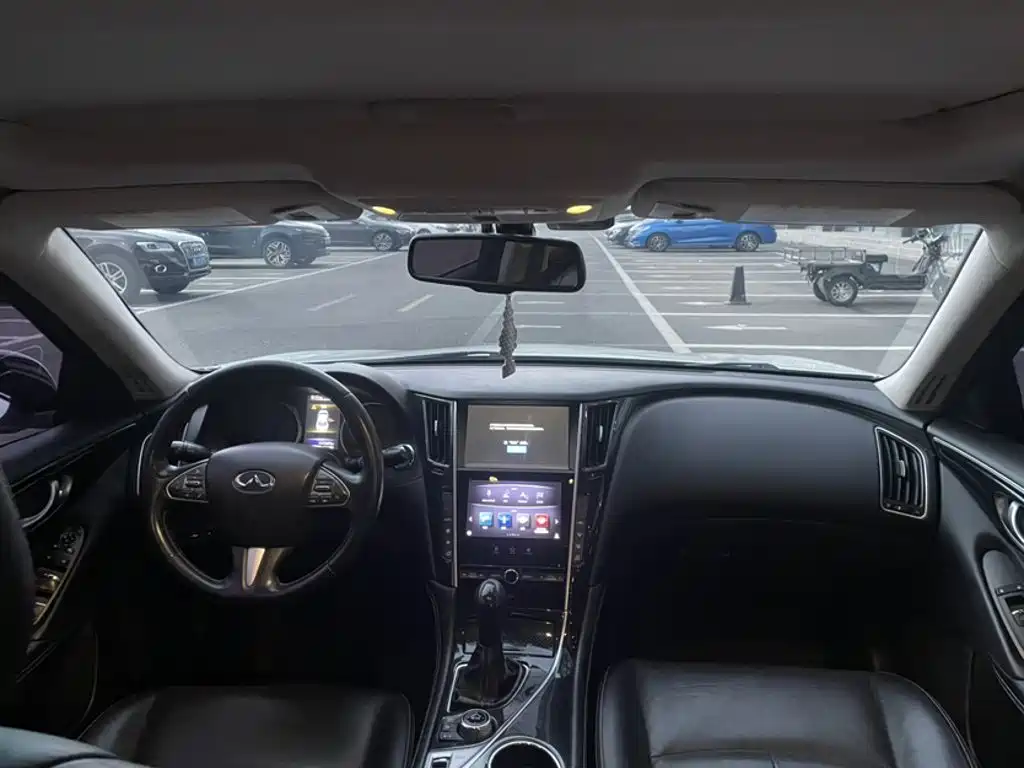 Infiniti Q50L 2015 — фото 15