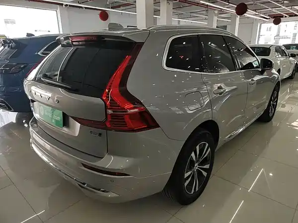 Volvo XC60 2022