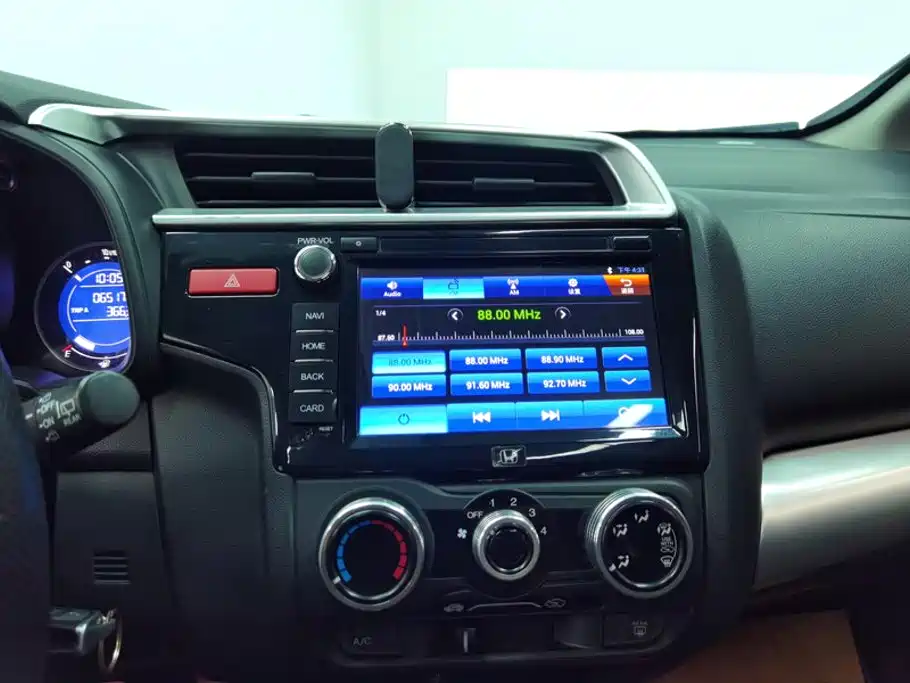 Honda Fit 2017 — фото 13
