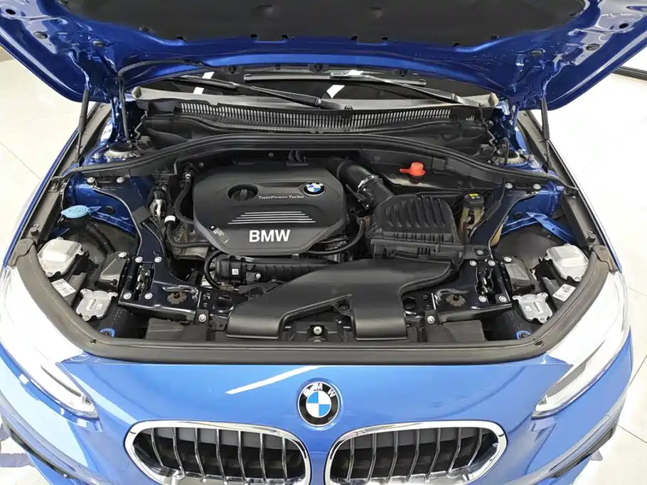BMW 1 Series 2019 — фото 10