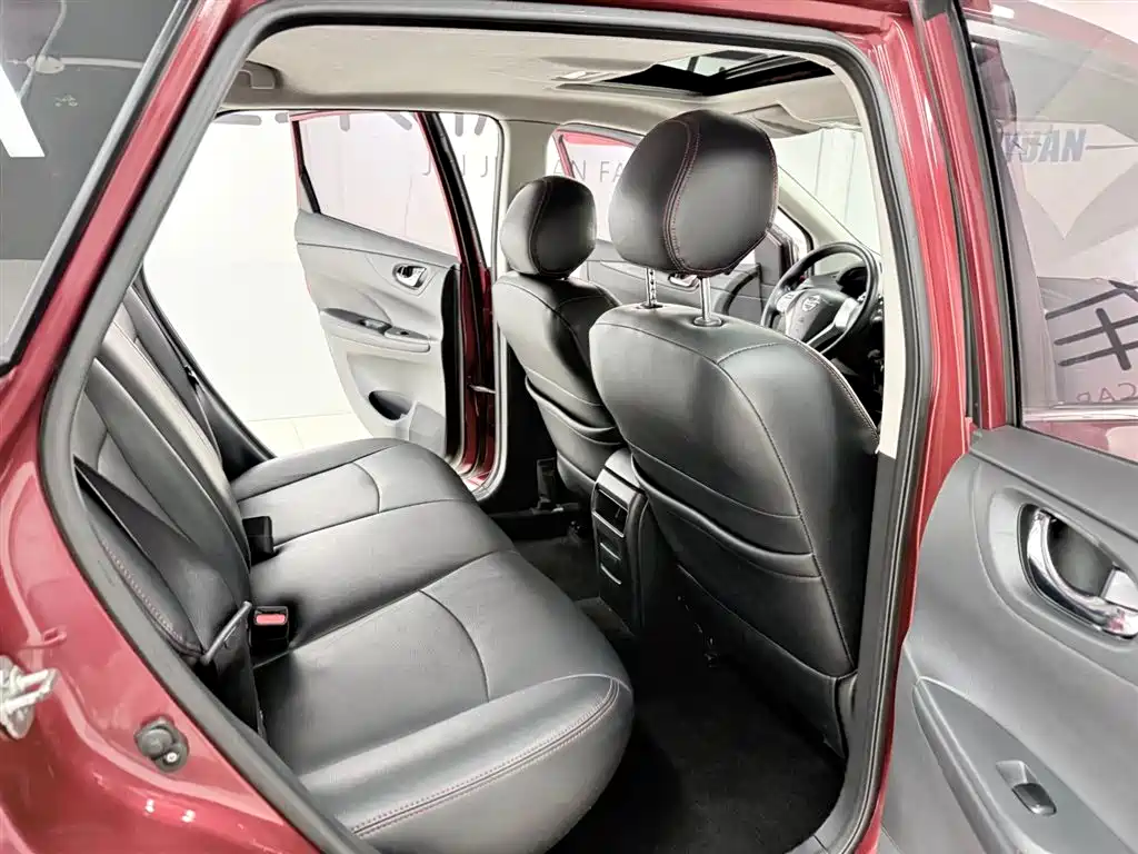 Nissan Tiida 2018 — фото 14