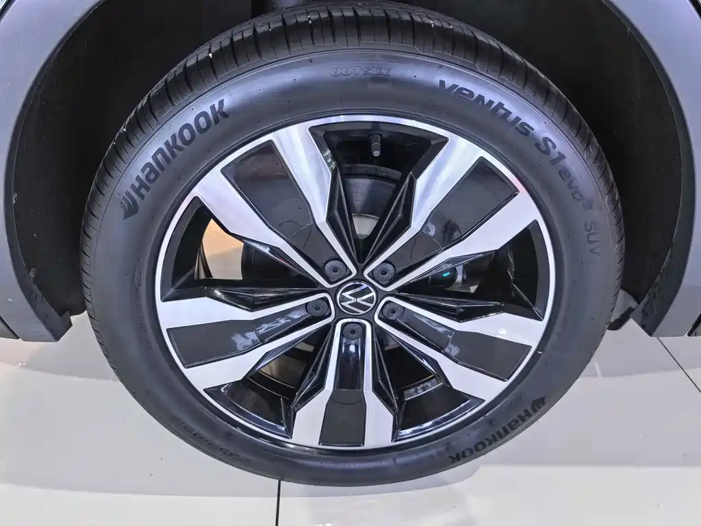 Volkswagen Tiguan L 2022 — фото 15