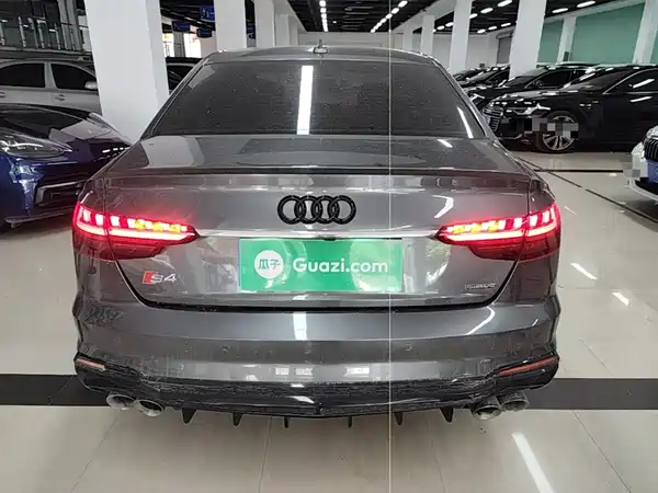 Audi A4L 2020