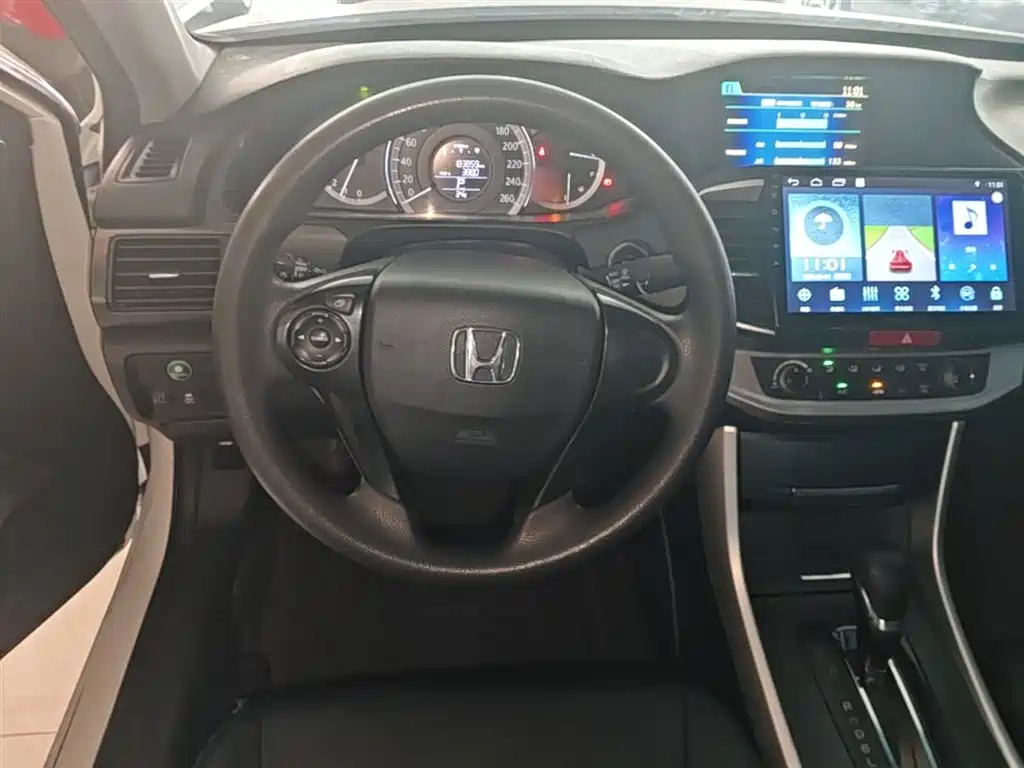 Honda Accord 2015 — фото 11