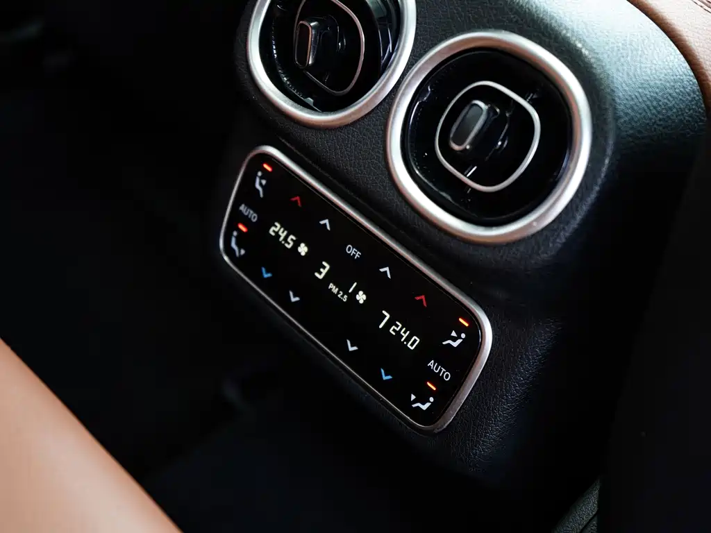 Mercedes-Benz GLC 2023 — фото 26
