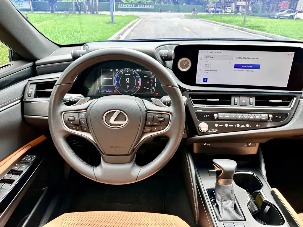 Lexus ES 2023 — фото 13
