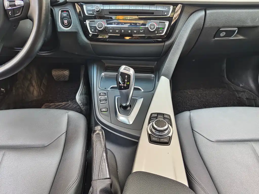 BMW 3 Series 2015 — фото 16