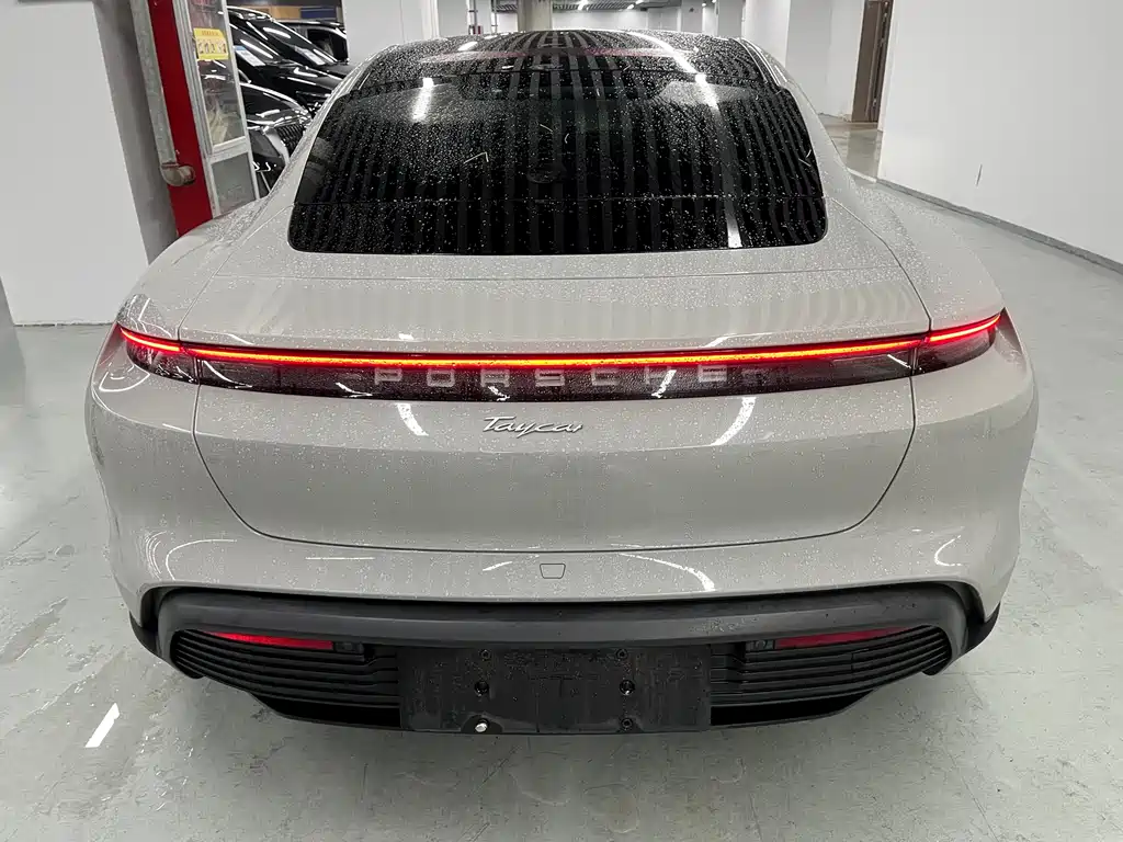 Porsche Taycan 2023 — фото 13