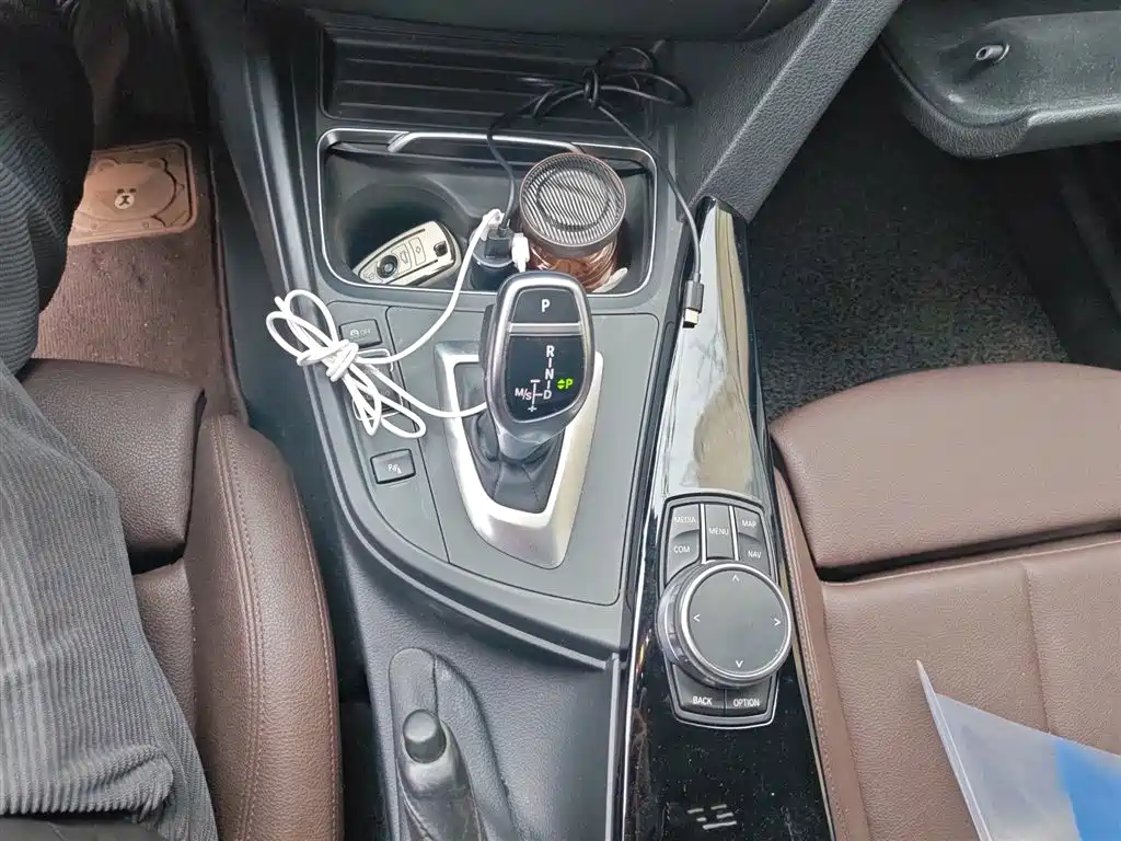 BMW 3 Series 2018 — фото 10