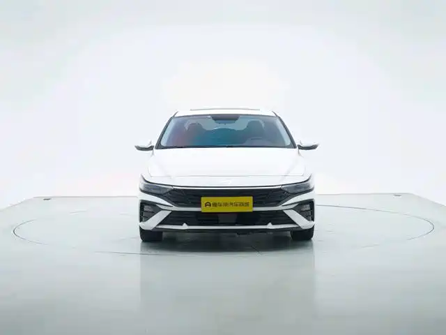Hyundai Elantra 2024