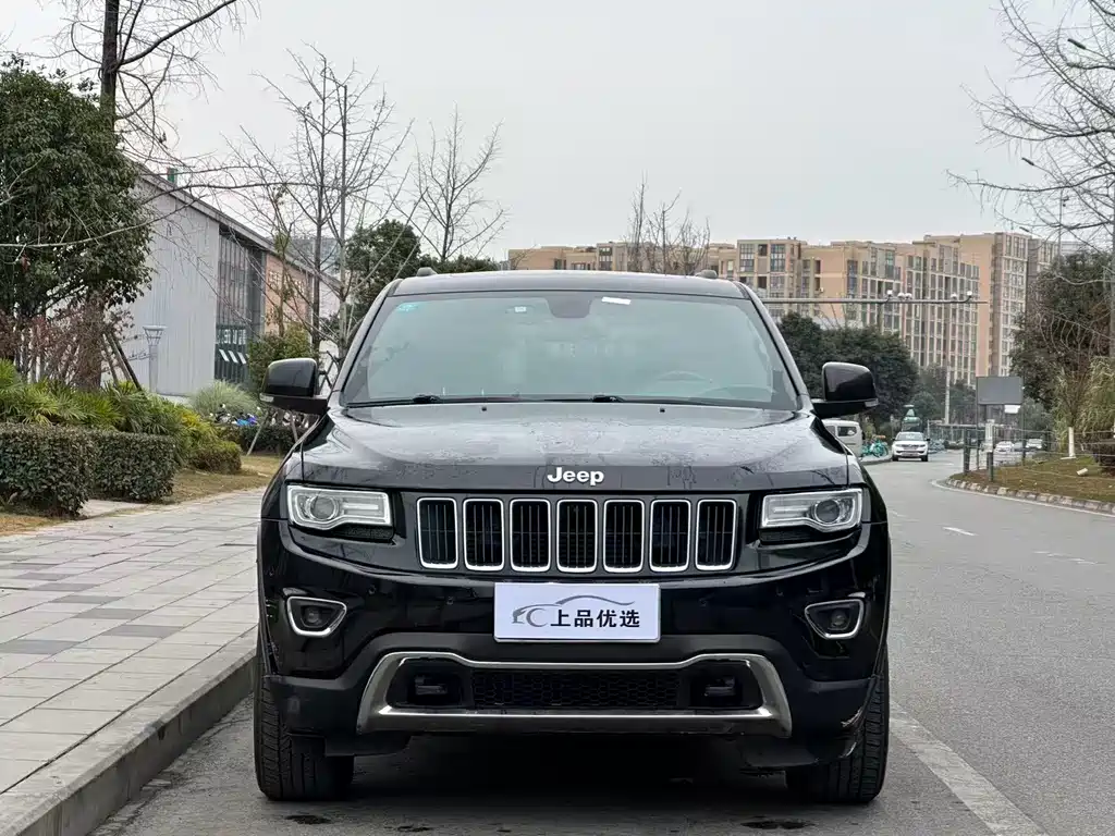 Jeep Grand Cherokee 2017 — фото 2