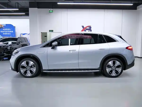 Mercedes-Benz EQE SUV 2023