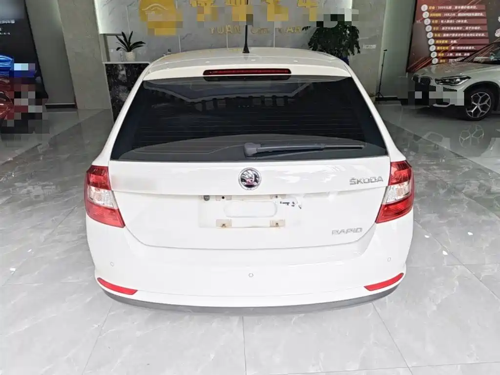 Skoda Rapid Spaceback 2016 — фото 6