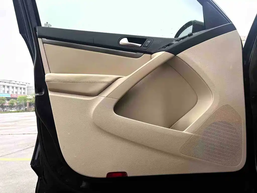 Volkswagen Tiguan 2016 — фото 18