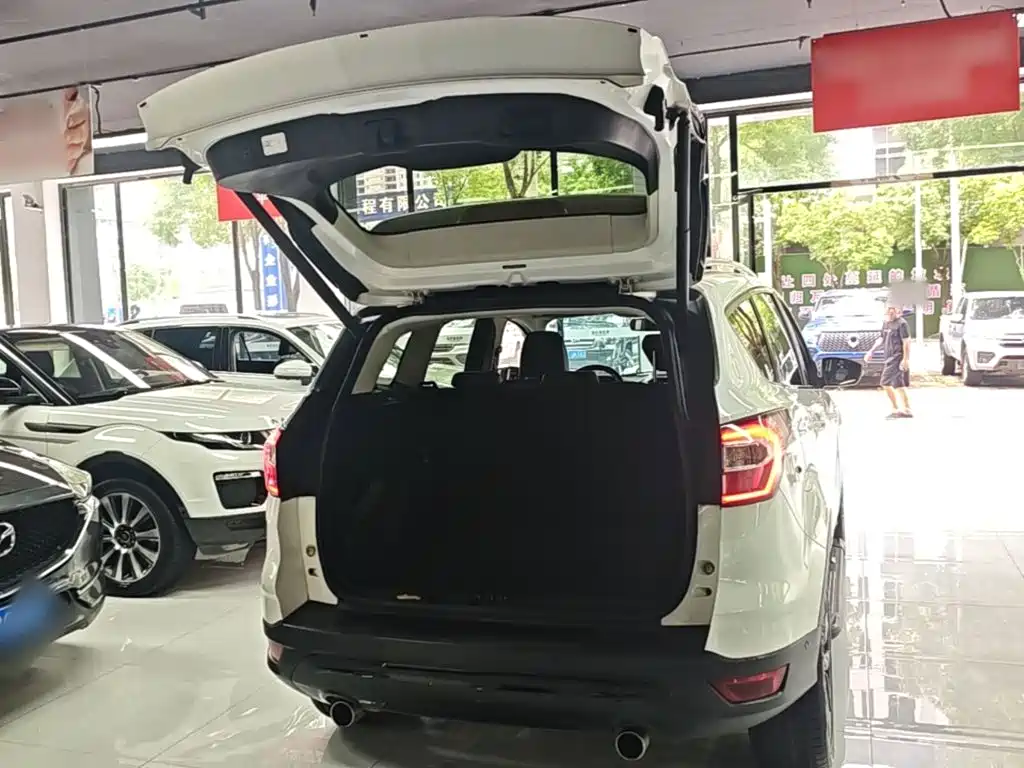 Ford Kuga 2017 — фото 19