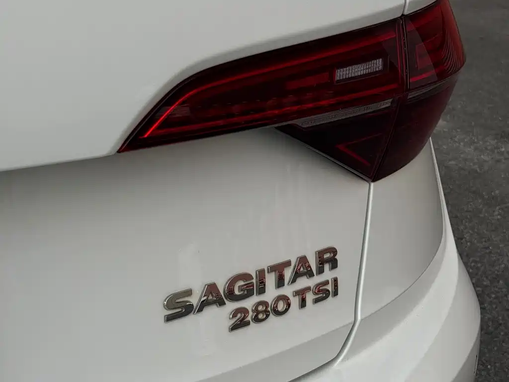 Volkswagen Sagitar 2021