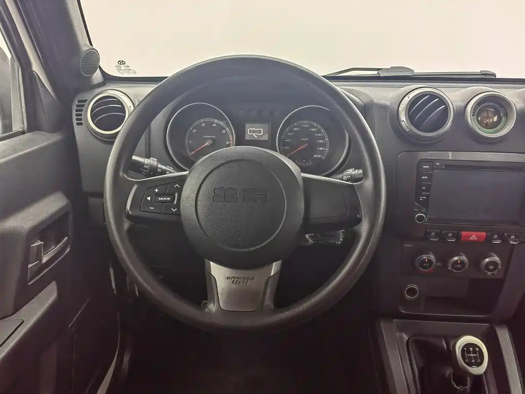 BAIC BJ40 2015 — фото 11