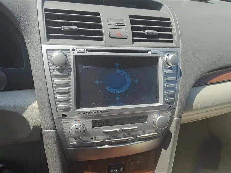 Toyota Camry 2013 — фото 13