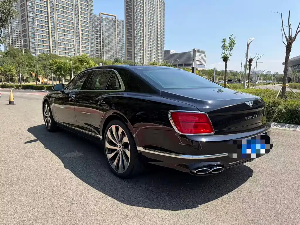 Bentley Flying Spur 2022 — фото 11