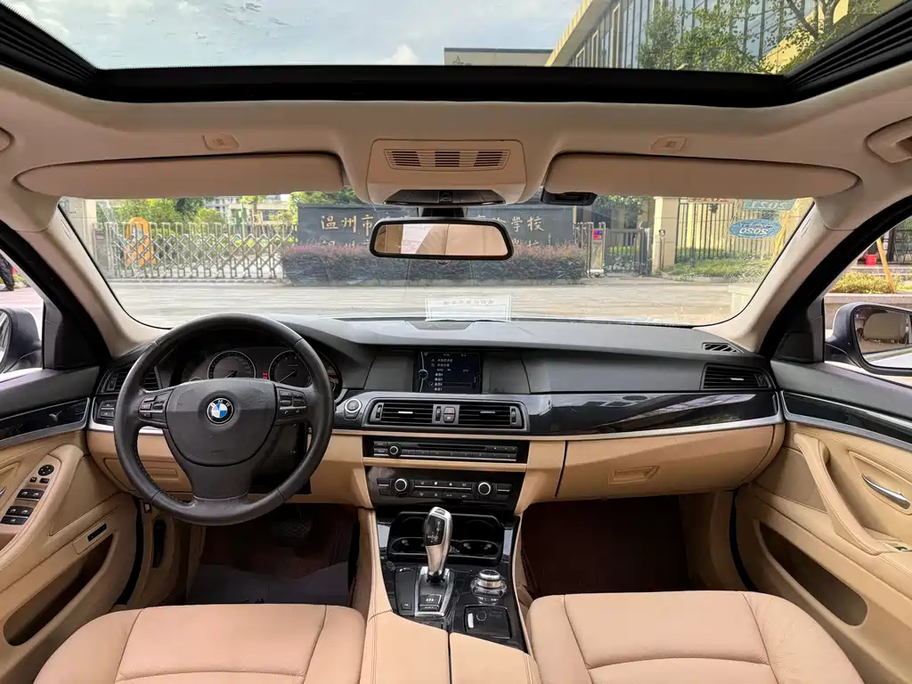 BMW 5 Series 2012 — фото 9