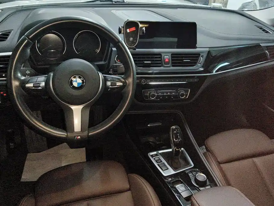 BMW 1 Series 2020 — фото 12
