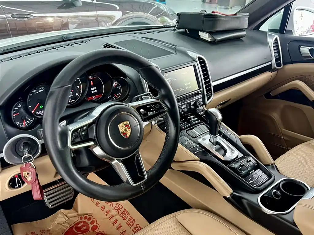 Porsche Cayenne 2016 — фото 8