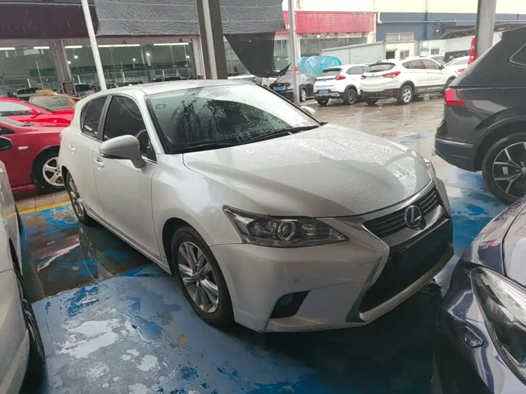 Lexus CT 2015 — фото 4