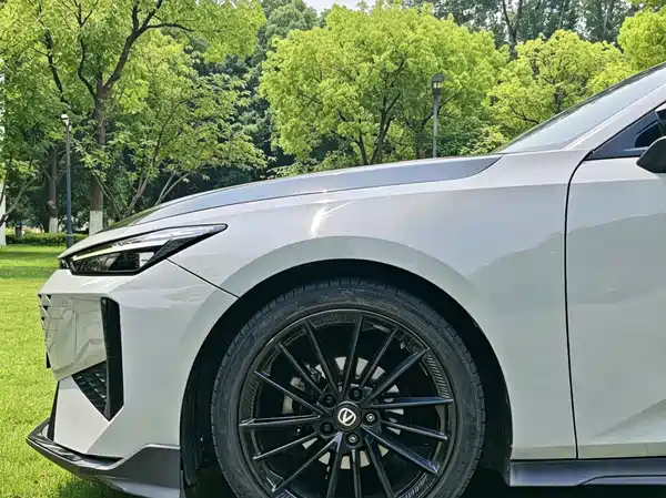 Changan UNI-V 2024