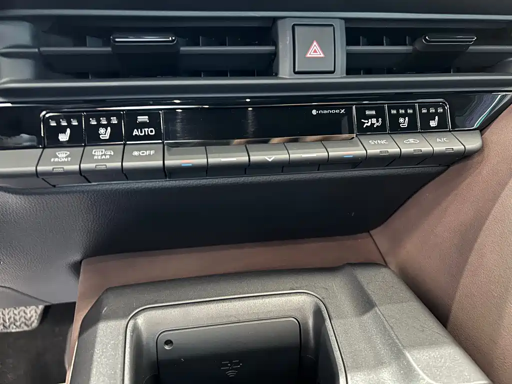 Toyota Crown SportCross 2025 — фото 17
