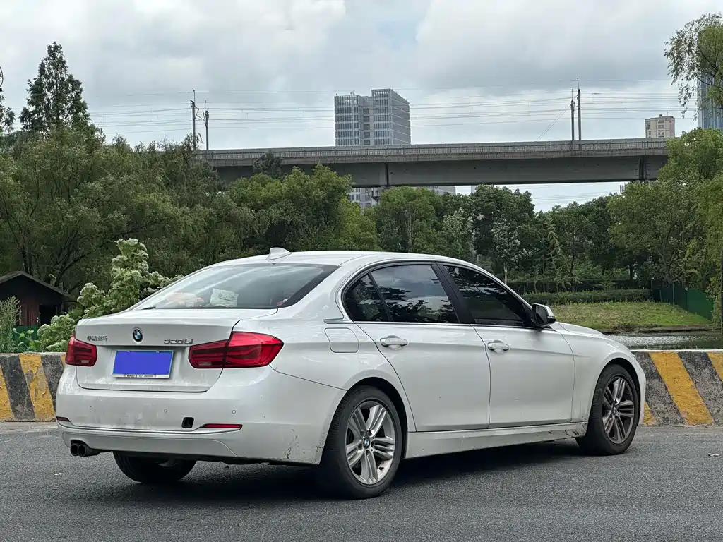 BMW 3 Series 2017