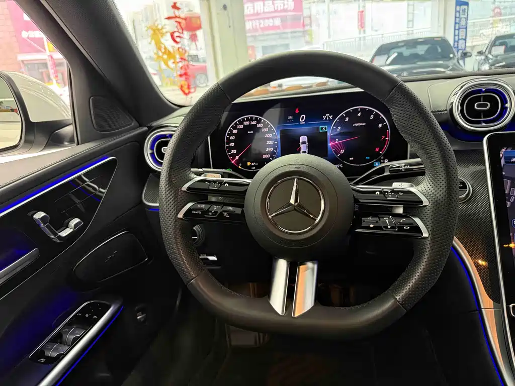 Mercedes-Benz C-Class 2023 — фото 10