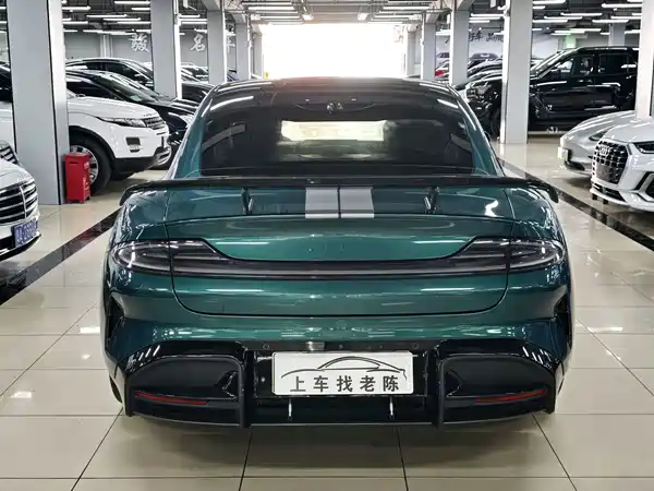 Xiaomi SU7 Ultra 2025