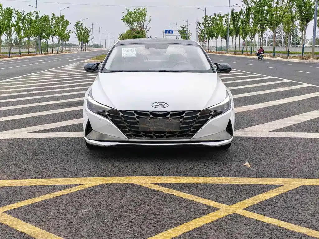 Hyundai Elantra 2021